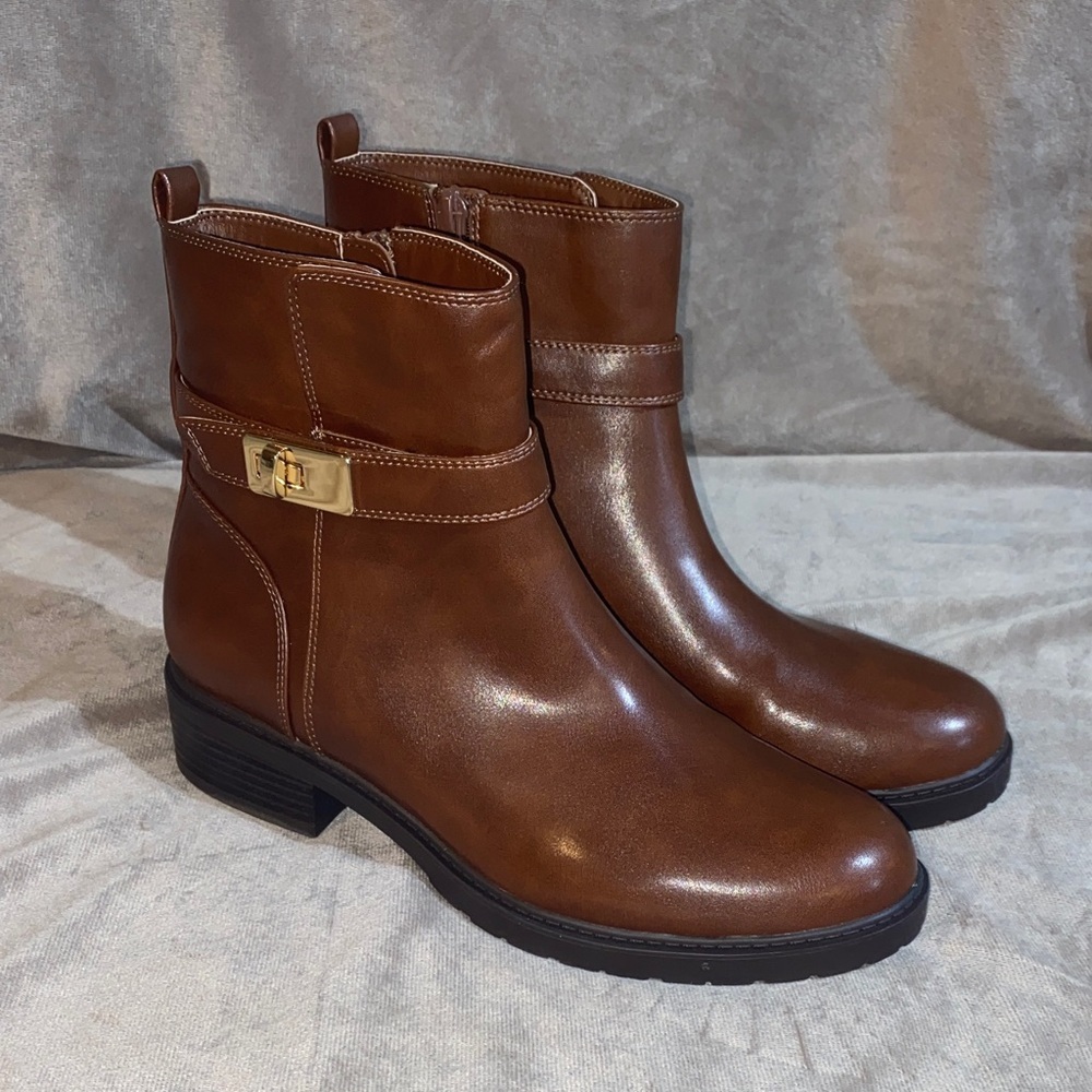 Gianni Bernini Women's Mansonn Round Toe Block Heel Booties 🆕